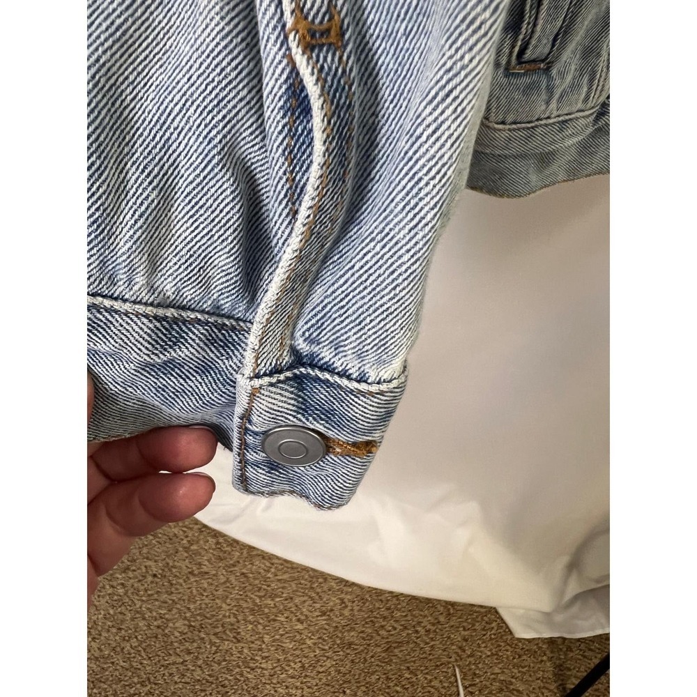 Time and Tru Denim Jacket Womens S Light Wash Excellent Distressed Trucker - Picture 14 of 16